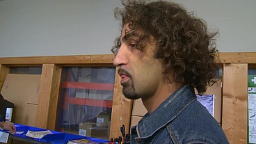 Von der neuen Kollegin einen runterholen lassen - Handjob