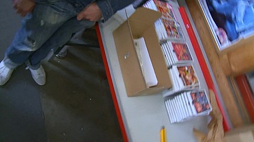 Von der neuen Kollegin einen runterholen lassen - Handjob