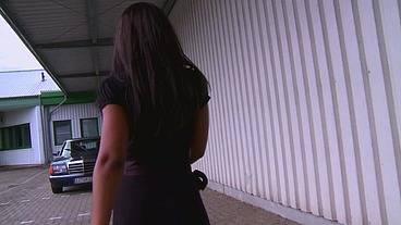 Von der neuen Kollegin einen runterholen lassen - Handjob