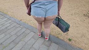 i love walking around in public with cum on my face and showing off my huge ass