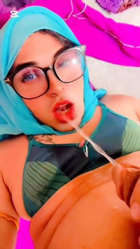 Beautiful Hijabi Transgender Peeing in Mouth