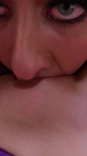 Bodybuilders Brandi Mae & Carmin Blue Big Clit to Big Clit