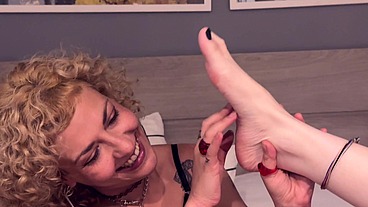 I Want You To Run Your Tongue Between My Toes