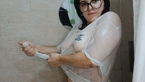 WET T-SHIRT IN THE SHOWER
