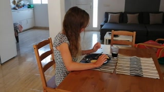 I piss on my girlfriend while she has breakfast