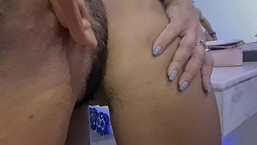 Fudendo gostoso no banheiro do motel com o cliente safado