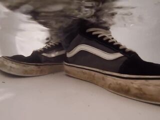 Void urine Slender Jeans, Vans Old Skool and Dressed Washroom