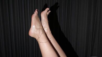 Feet mesmerising/ gooning/ Feet by your Princess Lynette Phoenix