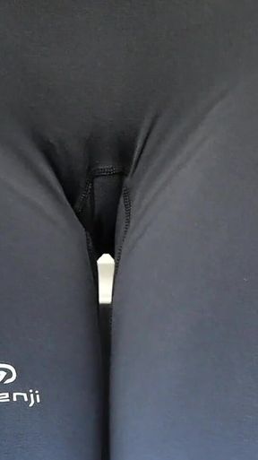 Cameltoe and Yoga Pants Worship