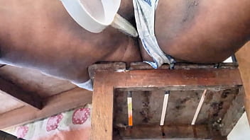 Peneirada na buceta da crente