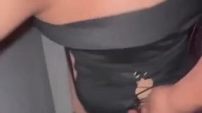 Two hot babes share lucky guy in FFM threesome