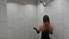 showering in latex