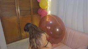 Blow Big balloon red (4-4) pop topples show