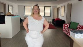 Cat walk, jiggles and bounces