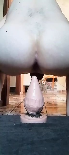 Plug Gigante Encaixando Do Meu Rabo