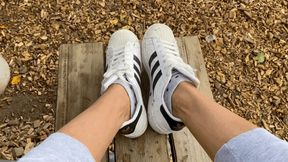 OUTDOOR FUNGUS FEET KIRA - MP4 Mobile Version