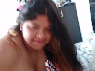 CULONA MASTURBANDOSE CON SU VIBRADOR LOVENSE , Rica Gordita me Pide que la Grabe Mientras se Toca y