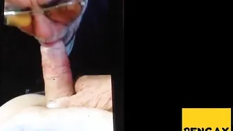 Mature Daddy Gives a Blowjob in Amateur Gay Hardcore Scene