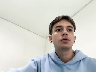 Escuchar música mientras hago trabajos de la universidad me pone caliente