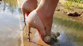 muddy tuna high heels, high heels destruction, ruined high heels, wet high heels, rip heels