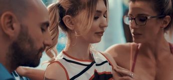 Stepdaughter Mackenzie Moss In Forbidden Family Threesome