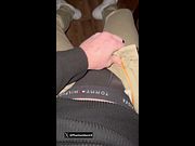 Deutscher Meister nach Überstunden.. harter Schwanz in Hose..