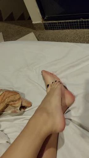 Rubbing my feet, u like it?