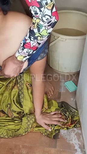 Komal kapde dhote dhote devar ka land le baithi   Clip 2