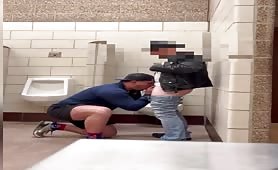 The Dick In A Public Toilet - Toilet Porn â€“ Gay Male Tube