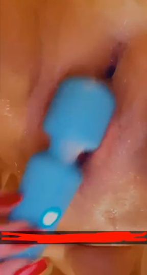 Mmm, mama likes that daddy.