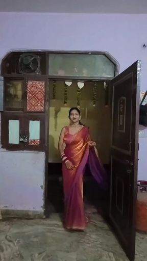 18 Years Old Neighbor&#039;s Girl Was Alone At Home Boy Went And Started Having Sex With Hindi Audio