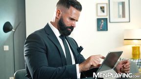 Bearded hunk Dani Robles deepthroats and breeds employee Jony Star