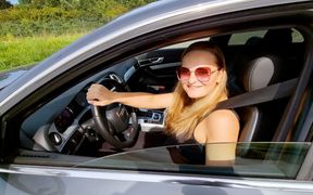 Jerking off While Driving?! Perverted Hitchhiker Cumload Brazenly in the Car!