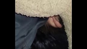 Pendejo de 20 es detonado por un oso maduro con su enorme polla