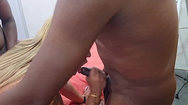 Dois BBC fudendo a loira com força
