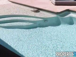 PropertySex Having Outdoor Sex in My Backyard With Real Estate Agent