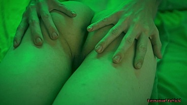 Join me on a trip around my body, from my sexy feet to my juicy ass, going through my full of freckles back into my cute twink face. What would you lick first?