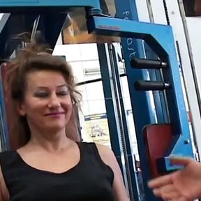 Horny slut at the gym tries to seduce her trainer