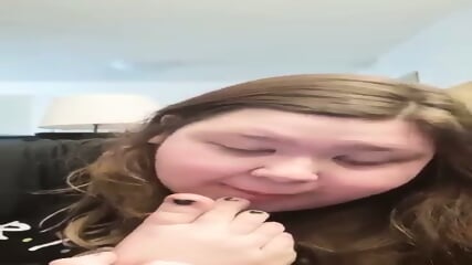 Ex Gf sucks her toes