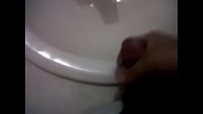 Masturbandome en el Ba&ntilde_o Guatemala