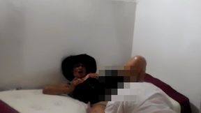 vino un fans a ver como filmabamos un video y en el descanso lo hice chuparme la concha