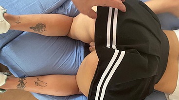 Me follo a mi amiga después de sus clases