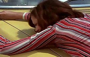 Mom neket xxxii videos, Vicieuse Amandine (1976)