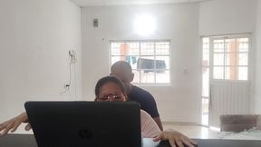 Housewife Pays a Technician with a Good Blowjob and a Hard and Rich Fuck While Her Husband Works