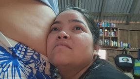 My friend's stomach noises overwhelm me