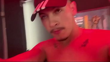 CHAMEI O AMIGO PRA FUDERMOS UM NOVINHO APERTADO - PARTE I