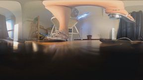 VR360 YUANYUAN BAREFOOT POV Trampling 1