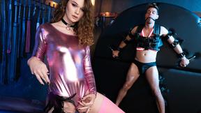 ”BDSM fun with tranny Nicole Knight”