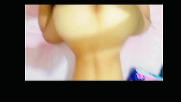 Mujer Cachonda se masturba