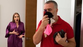 Britney Amber Seduces Paparazzo Keiran Lee in Wild Home Invasion Porn